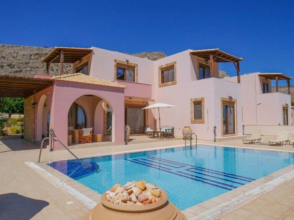Luxury Ioannis Vila